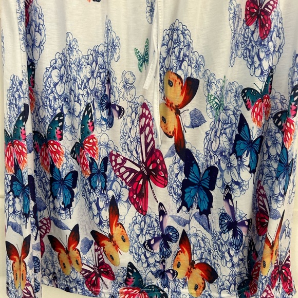 Womens Casual Plus Size Butterfly Print Blouse Size XXL - Picture 9 of 10